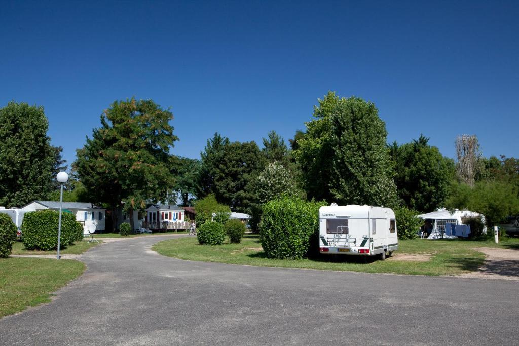 Camping La Belle Etoile Melun Exterior foto