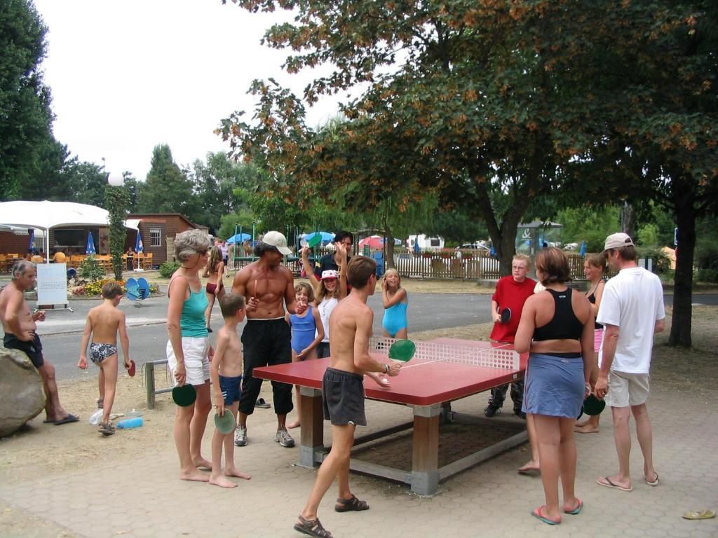 Camping La Belle Etoile Melun Exterior foto